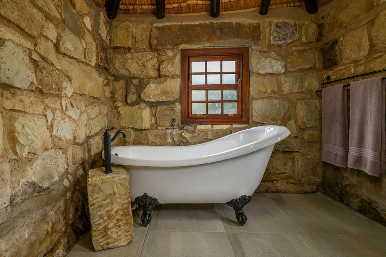 Bathroom 5, Kiara Lodge, Thabo Mofutsanyane