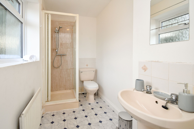 Bathroom 3, Kents Hill House, Milton Keynes