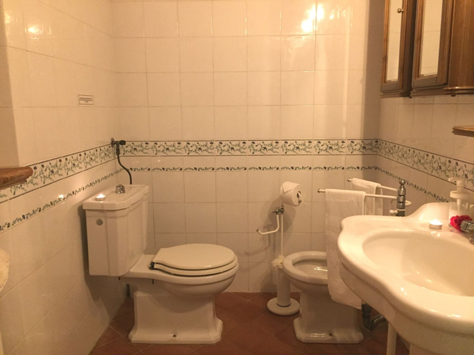 Bathroom, Villa San Martino, Pisa