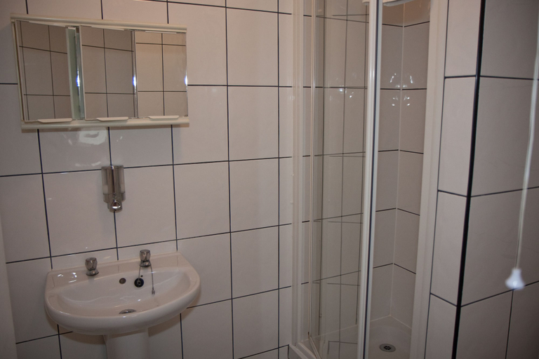 Bathroom 4, Chelsea Guest House, London