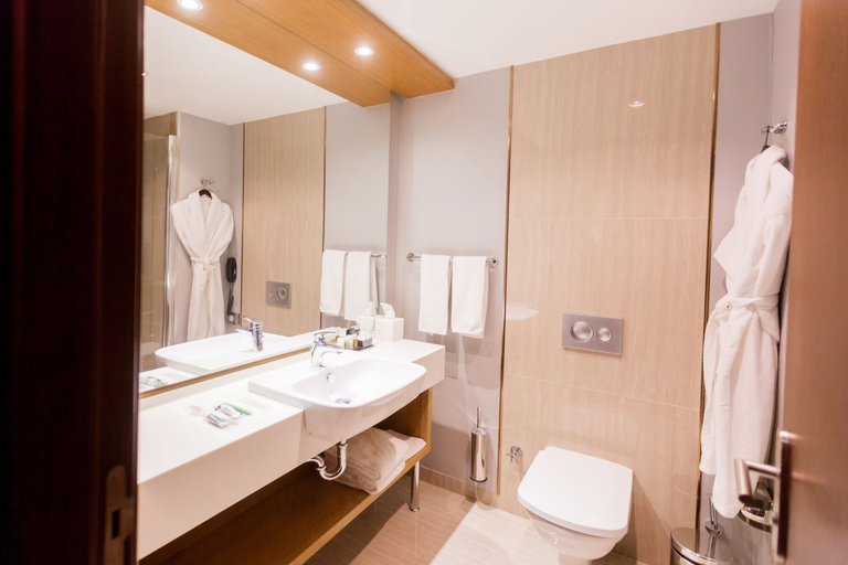 Bathroom 4, Hayat Hospitality Oskemen, Ulanskiy