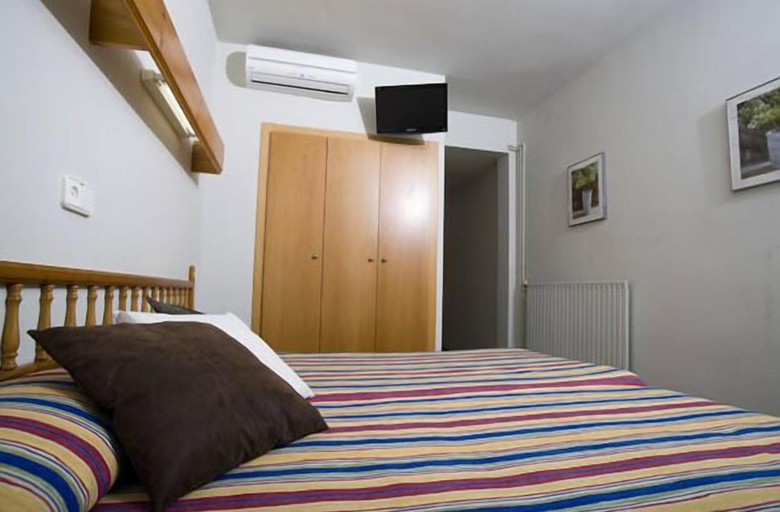 Bedroom 3, Hotel Norai, Girona