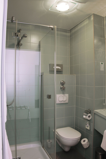 Bathroom 5, Helvetia Rooms – Self Check-In, München