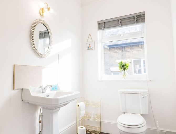 Bathroom 4, The Elizabeth House Hotel, Southampton