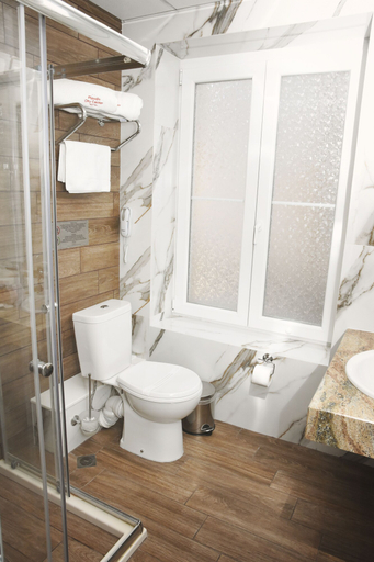Bathroom 4, Plovdiv City Center Hotel, Plovdiv
