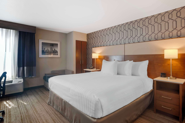 Bedroom 3, Best Western Plus Commerce Hotel, Los Angeles