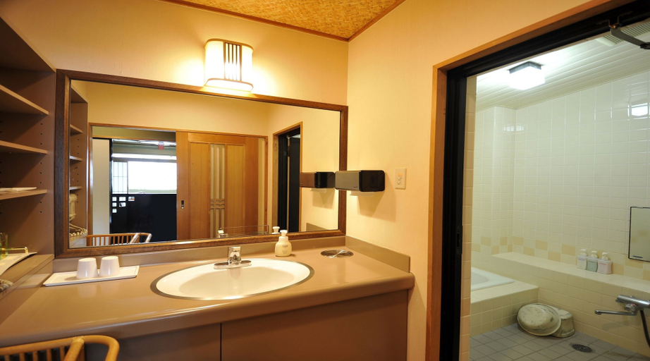 Bathroom 4, Nagasaki Baishokaku, Nagasaki