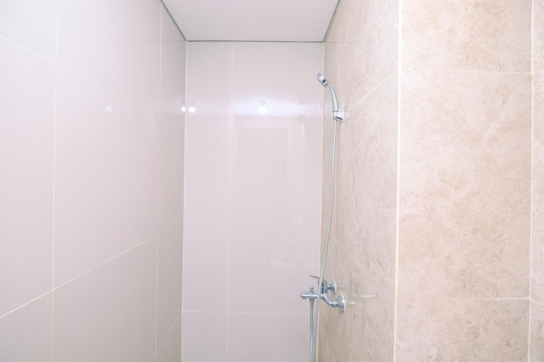 Bathroom 5, Simply Modern and Classic 2BR at Transpark Cibubur Apartment By Travelio, Depok