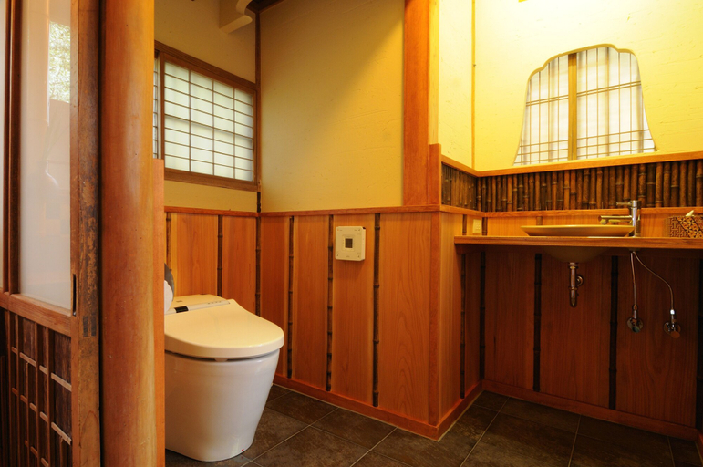 Bathroom 4, Hakone Kowakien Mikawaya Ryokan, Hakone