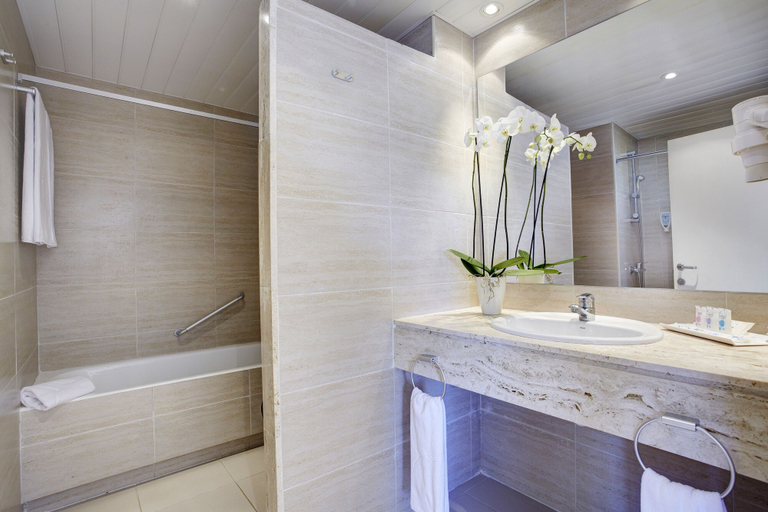 Bathroom, Grupotel Mallorca Mar, Baleares