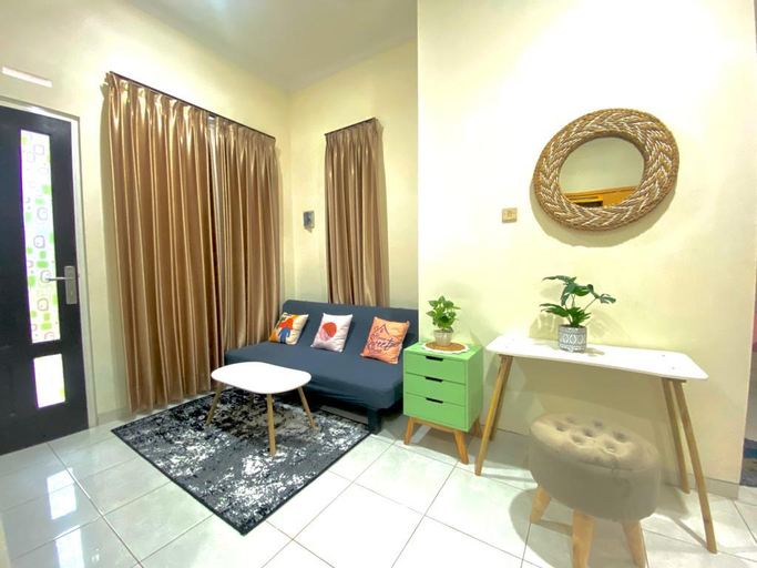 Villa Artha by Royal Villa, Malang