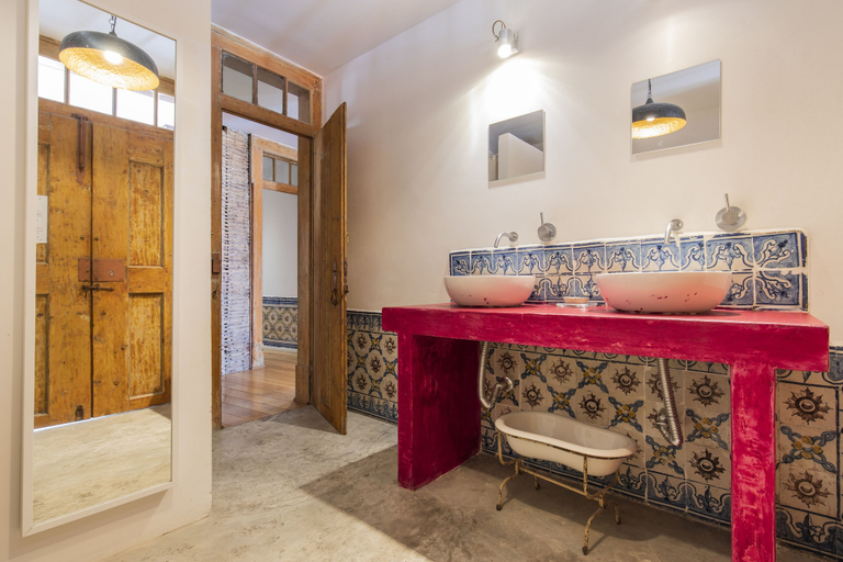 Bathroom 4, Alfama Chic 4, Lisbon