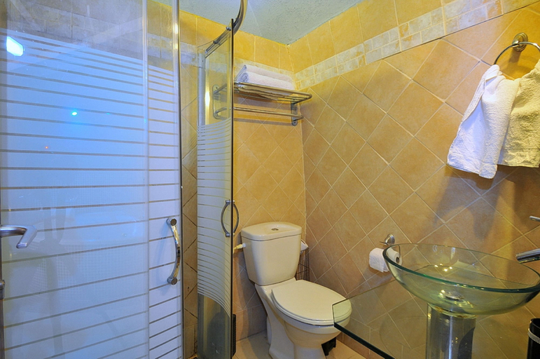 Bathroom 4, Ahuzat Kinorot