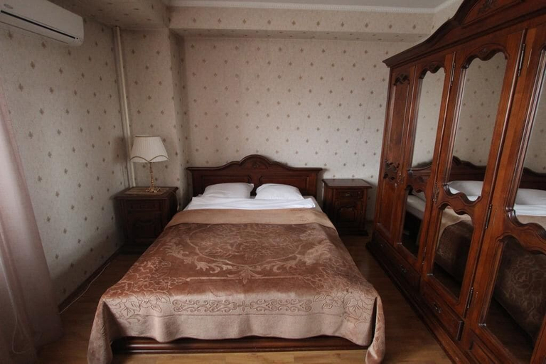 Bedroom 4, Spacious comfortable apartment, South-Eastern