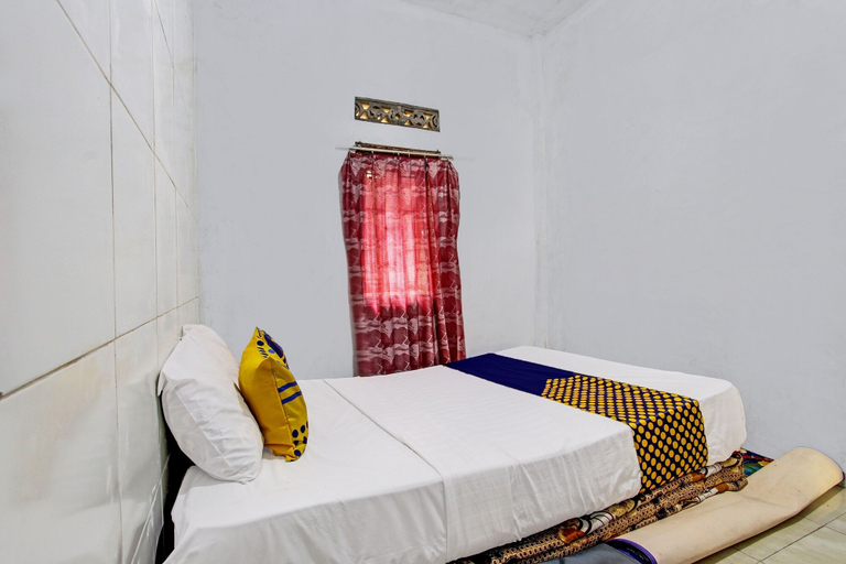 Bedroom 5, SPOT ON 92535 Guest House Pak Darso, Sragen
