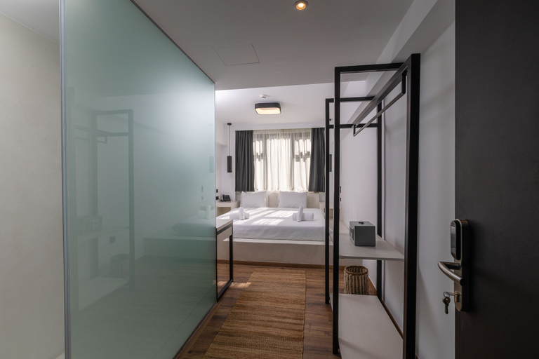 Bedroom 5, The Fountain Athens, Attica