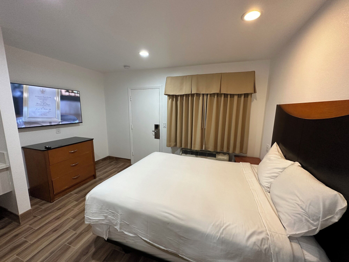 Bedroom 3, Town and Country Inn, Santa Barbara