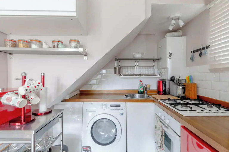Others 3, Tasteful & Homely 1BD Flat - Brixton, London