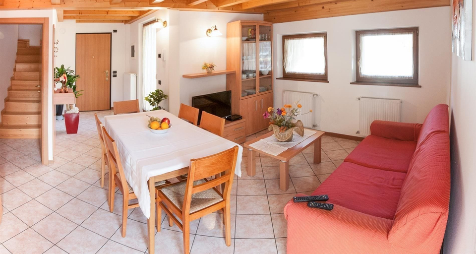 In-room dining 4, Appartamenti Enrosadira, Belluno