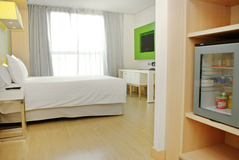 Bedroom 3, DoubleTree by Hilton Hotel Girona, Girona