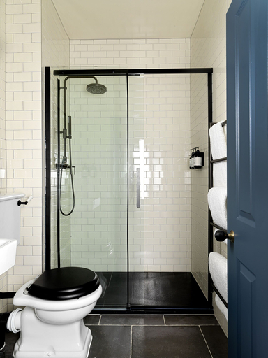 Bathroom 4, The George, Gloucestershire