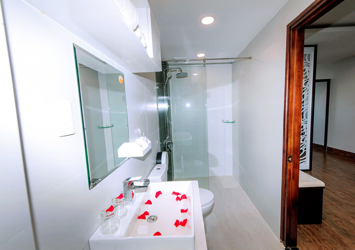 Bathroom 3, My Family, Da Nang