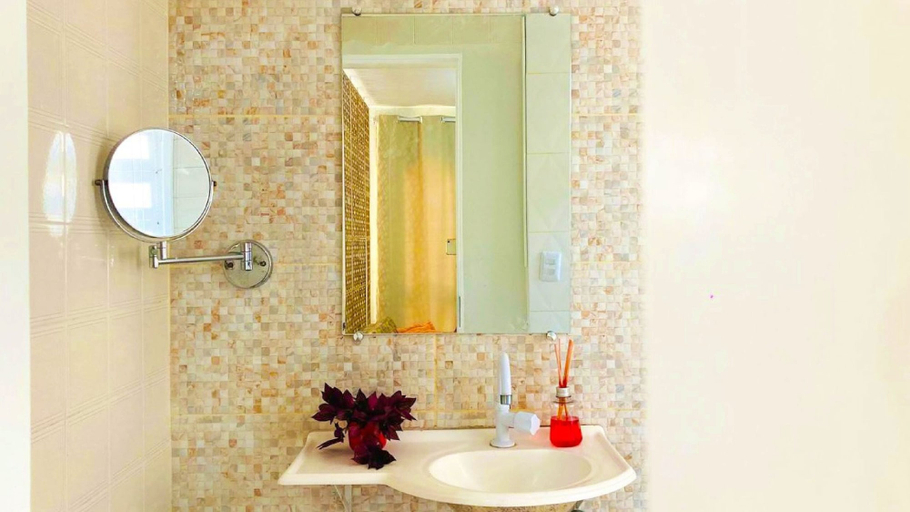 Bathroom 4, Garden 437, Florianopolis