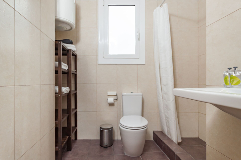Bathroom 3, Flateli Roger 16, Barcelona
