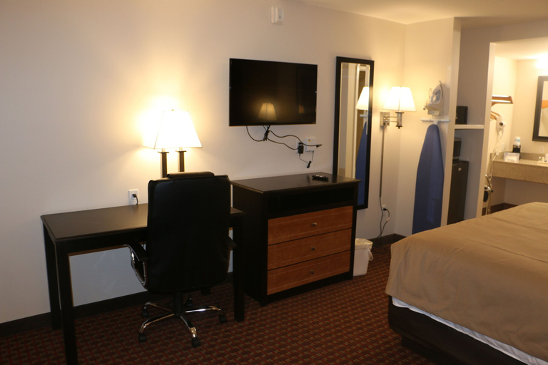Bedroom 5, Pelican Inn, Ascension