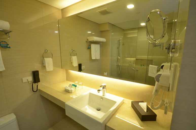 Bathroom 4, Jinjiang Inn Makati, Makati City