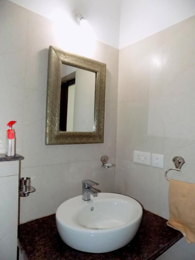 Bathroom 3, Modern Apartment near Club Cabana- CM035, North Goa