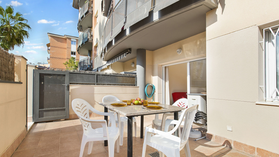 Others 5, Apartment Port 53, Girona