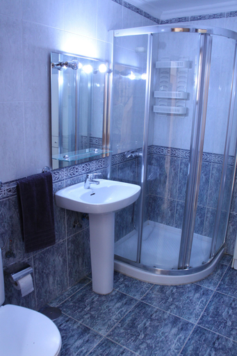Bathroom 3, The Garden Bed and Breakfast, Las Palmas