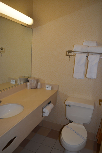 Bathroom 4, Motel 6 Anderson, IN - Indianapolis, Madison