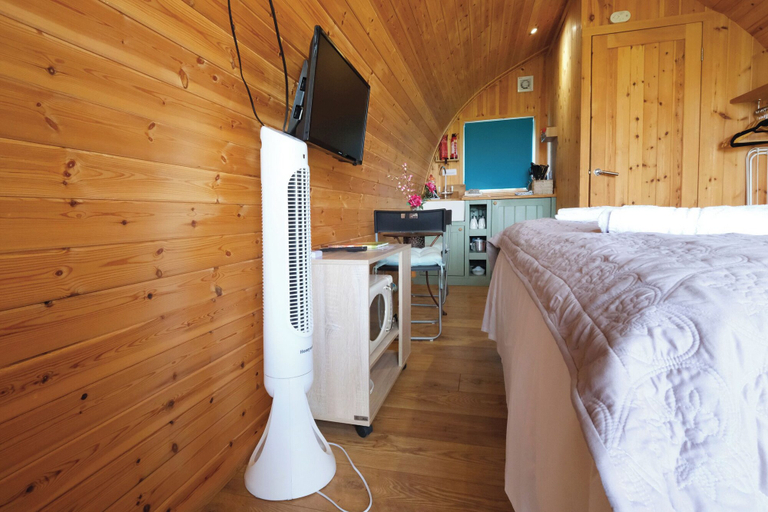 Bedroom 3, Ocean View 6 - 1 Bed Pod - Llanrhidian, Swansea