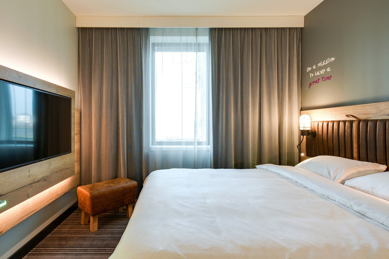 Bedroom 3, Moxy Katowice Airport, Lubliniec