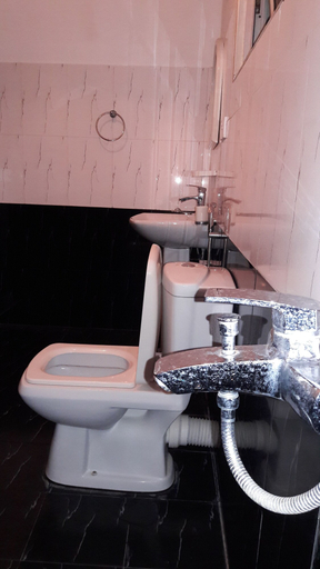 Bathroom 3, Rani Inn, Negombo