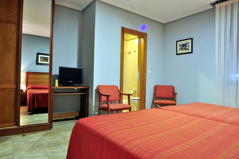 Bedroom 4, Hostal Europa, Asturias