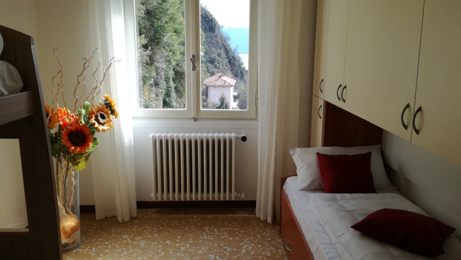 Bedroom 3, Villa Mari, Lecco
