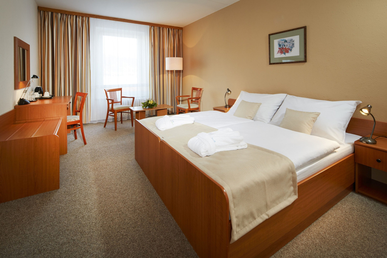 Bedroom 2, Spa Hotel Devin, Cheb