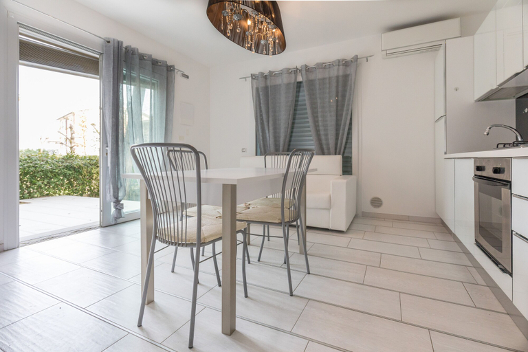 In-room dining 5, Villa Marina, Ferrara