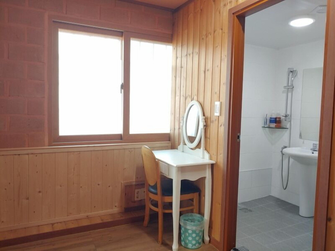 Bathroom 3, Jejuhanibaram, Jeju
