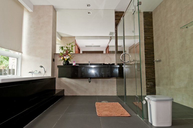 Bathroom, Karonview 2, Phuket Island