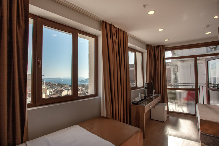 Bedroom 3, West Palace Hotel, Beyoğlu