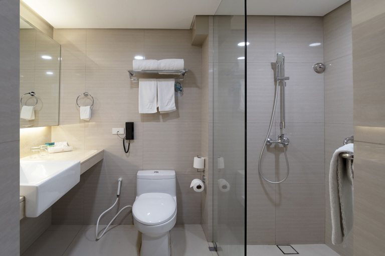 Bathroom 4, Jinjiang Inn Makati, Makati City