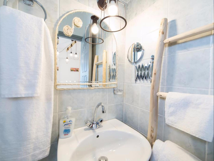 Bathroom 5, Evi Rooms, South Aegean