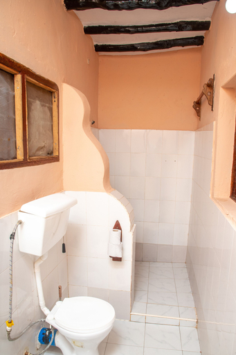 Bathroom 4, Zanzi Rest bungalows, Kaskazini 'A'