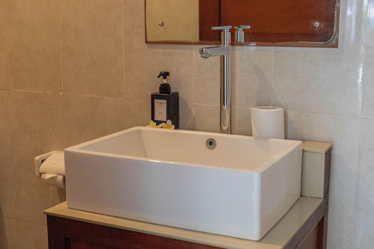 Bathroom 17