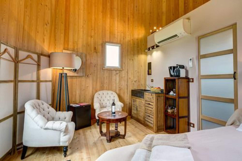 Bedroom 4, Coup 2 Foudres, Gironde