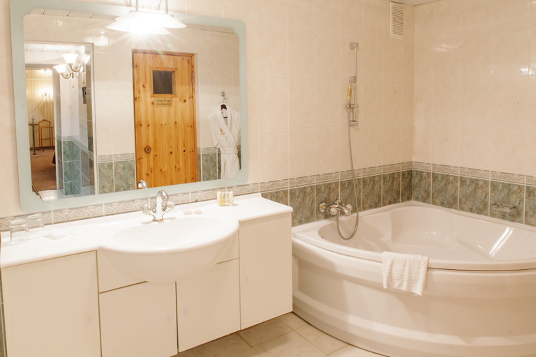 Bathroom 4, Londonskaya Hotel, Odes'ka